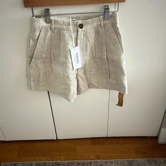 NWT Reformation Mason linen shorts - oatmeal - Picture 4 of 5